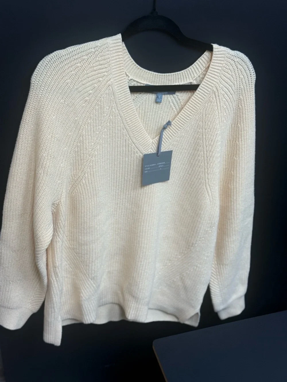 Marled V-Neck Knit Sweater🤍